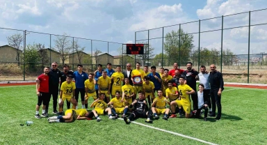 Talasgücü Belediyespor 2. kademeye yükseldi