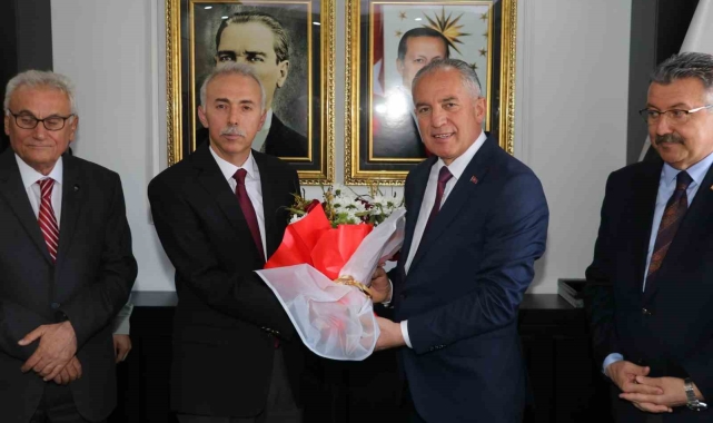 Taşova'nın yeni belediye başkanı Ömer Özalp: "Eksik kalan hizmetleri biz tamamlayacağız"