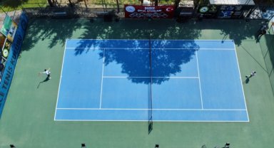 Tenisçi ikizler, kortlarda iz bırakmak istiyor