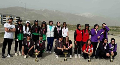 Tercan Anadolu Lisesi kızları boccede Erzincan birincisi oldu