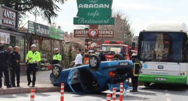 Ters dönen otomobilden burunları bile kanamadan çıktılar