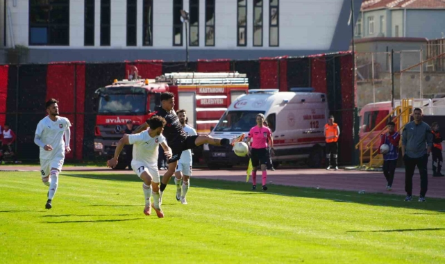 TFF 2. Lig: GMG Kastamonuspor: 5 - Uşakspor: 1