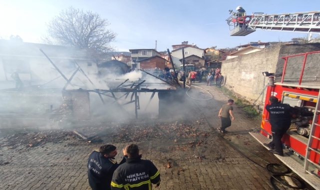 Tokat'ta samanlık yangını zarara neden oldu