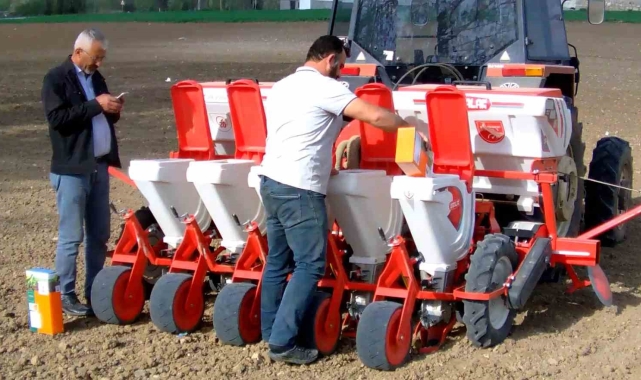 Tokatlı çiftçiler, depremlere rağmen üretimi sürdürüyor