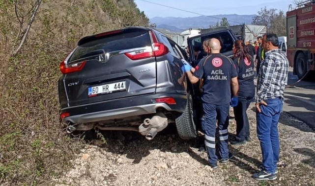 Tokat'ta çekici ile otomobil çarpıştı: 1 yaralı