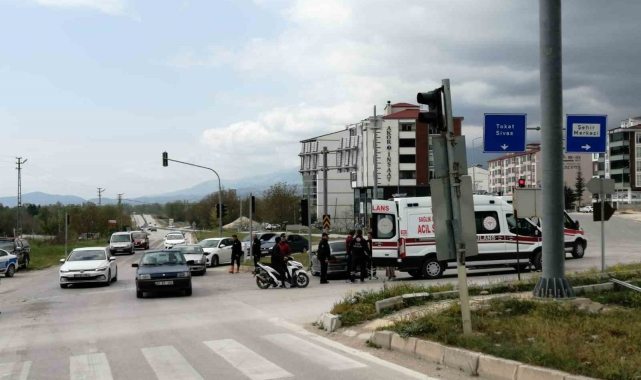 Tokat'taki kaza araç kamerasına yansıdı: 4 yaralı