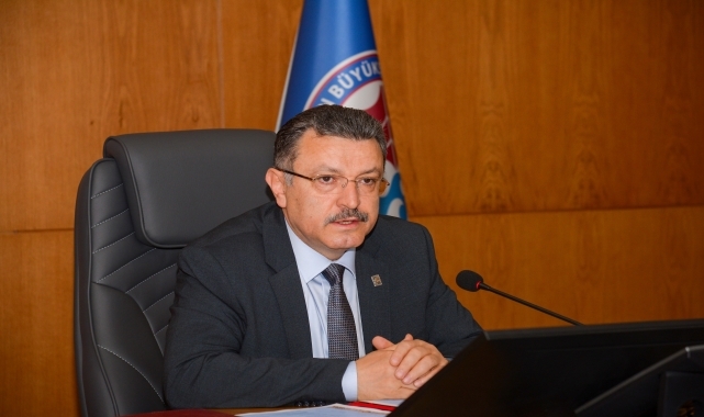 Trabzon Büyükşehir Belediye Başkanı Genç, yöneticilerle toplantı yaptı