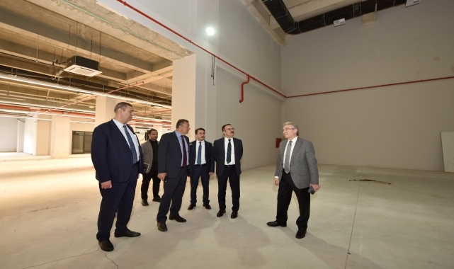 Trabzon'da bakanlık heyeti model fabrika için uygun yerleri inceledi