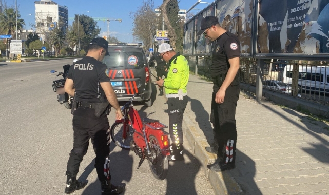 Trafiği tehlikeye düşüren motosikletlere göz açtırılmıyor