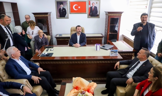Turhal Belediyesi'nde devir teslim töreni yapıldı