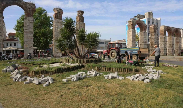 Turistlerin akınına uğrayan Selçuk, sezona hazır