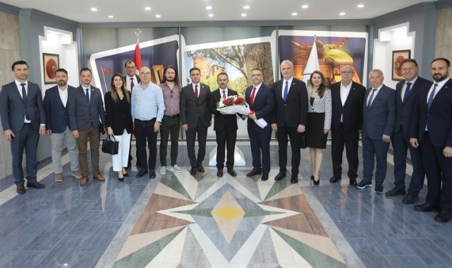 Turizmciler Vali İlhami Aktaş'ı ziyaret etti