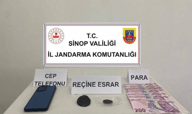 Türkeli'nde bir araçta reçine esrar ele geçirildi