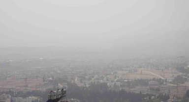 Türkiye'nin en güneyinde toz bulutu etkisini hissettiriyor