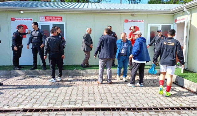 U-16 Türkiye Şampiyonası'nda maç sonrası sahada gergin anlar