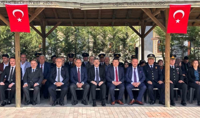 Uşak'ta bayram arifesinde şehitler unutulmadı