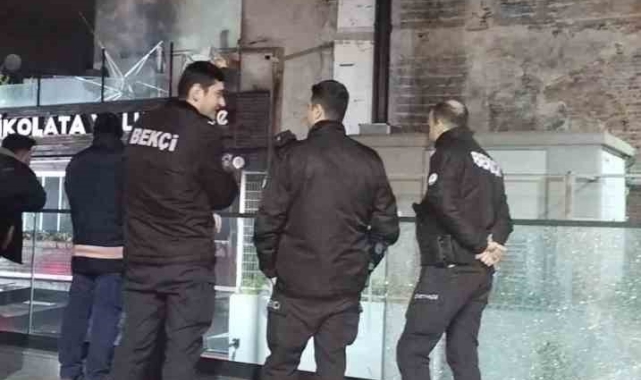 Üsküdar'da iş yerinde yangın paniği