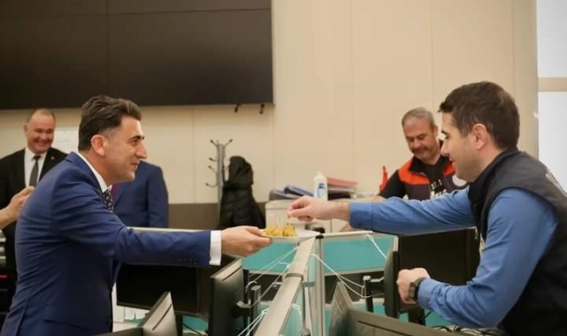 Vali Aygöl görevi başındaki kamu personelleriyle bayramlaştı