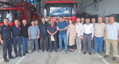 Vezirköprü'de emekliye ayrılan itfaiye personeli uğurlandı