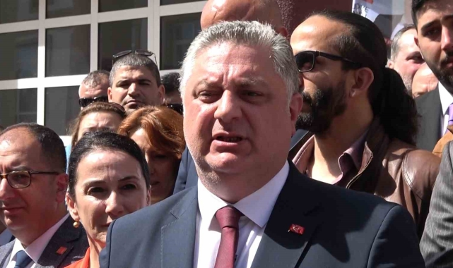 Yalova Belediye Başkanı seçilen Mehmet Gürel mazbatasını aldı