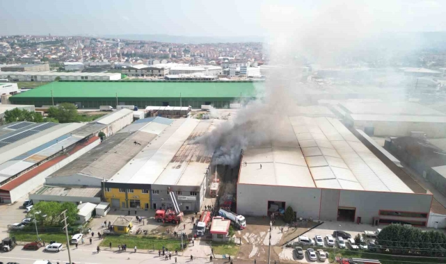 Yanan sandalye fabrikası havadan görüntülendi