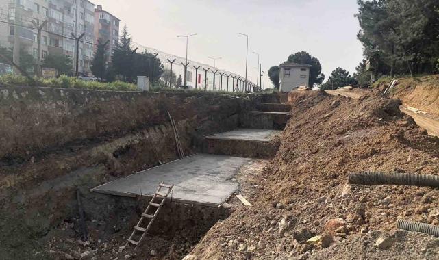 Yayaların güvenliği için D130 Karayoluna üstgeçit yapılıyor