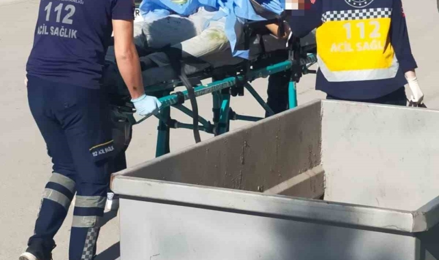 Yerde hareketsiz yatan kişinin bıçaklandığı ortaya çıktı