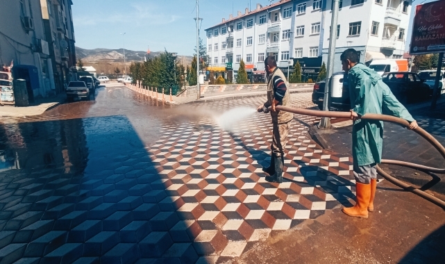Yeşilyurt Belediyesi bahar temizliği yaptı