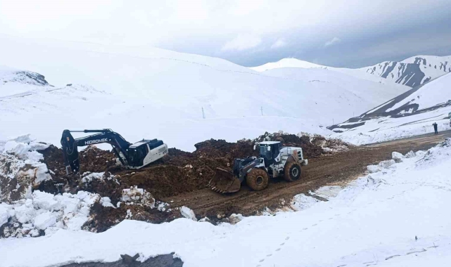 Yüksekova'da heyelan