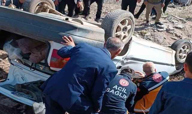 Yüksekova'da otomobil devrildi: 9 yaralı