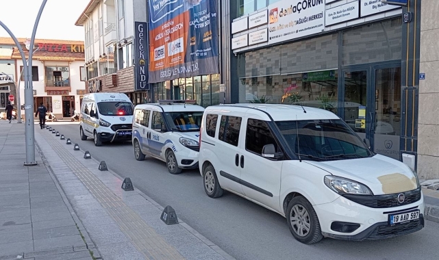 Yürürken husumetlisinin silahlı saldırısına uğradı, yara almadan kurtuldu