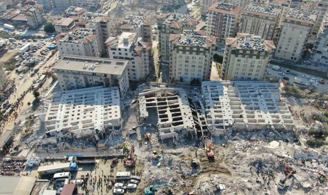 Yüzlerce kişiye mezar olan Rönesans Rezidans'ın ilk duruşması sona erdi