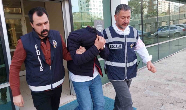 Zincir marketten bir ayda 194 şişe içki çalıp büfelere sattı