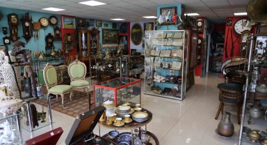 10 yaşında başlayan sevgi tutkuya dönüştü, iş yerini adeta müzeye çevirdi