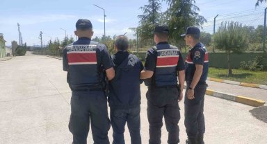 10 yıl 10 ay hapis cezası ile aranan şahıs cenazede yakalandı