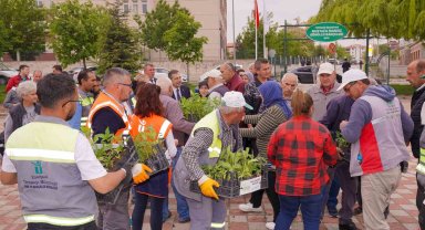 13 bin 90 adet fide gönüllü bahçelerinde toprakla buluşacak