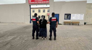 4 yıl 2 ay hapis cezası ile aranan şahıs köyde yakalandı