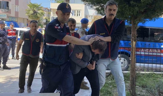 5 jandarmanın yaralanmasına neden olan 2 şüpheli adliyeye sevk edildi