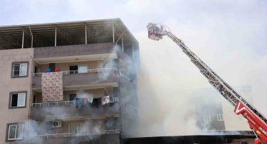 Adana'da korkutan yangın: Mobilyacıda başladı, müstakil eve sıçradı