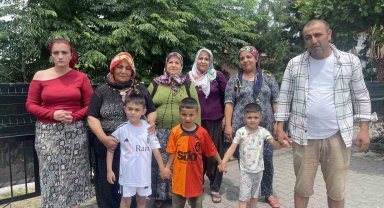 Adana'da öğretmenin öldüğü yola mahalleli üst geçit istiyor