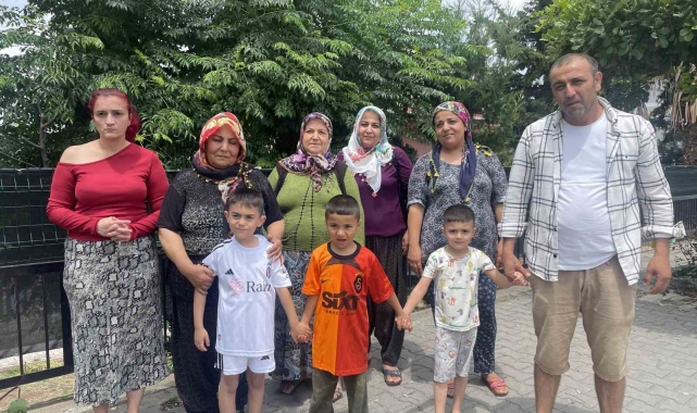 Adana'da öğretmenin öldüğü yola mahalleli üst geçit istiyor