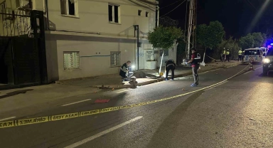 Adana'da otomobil bisikletli yaşlı adama çarpıp kaçtı: 1 ölü