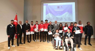 AİÇÜ'de IC Vakfı 19 Mayıs Geleneksel Spor Ödülleri töreni düzenlendi