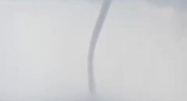 Akdeniz'de oluşan hortum cep telefonuyla görüntülendi