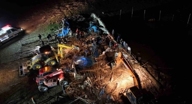 Aksaray'da mandıra çöktü: 750 küçükbaş hayvan göçük altında kaldı