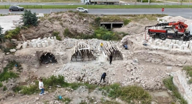 Aksaray'daki tarihi Osmanlı köprüsü restore ediliyor