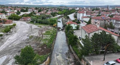 Alaca Deresi'nde temizlik çalışması yapıldı