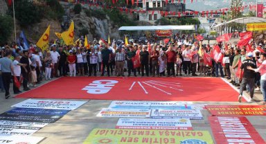 Alanya'da 1 Mayıs kutlaması