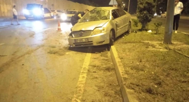 Alanya'da iki otomobil çarpıştı: 1 yaralı