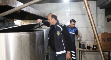 Alanya'da merdiven altı kuru meyve ve pekmez imalathanesi mühürlendi